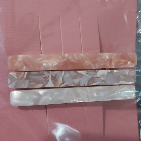 Hair clips - Picture 2 of 3